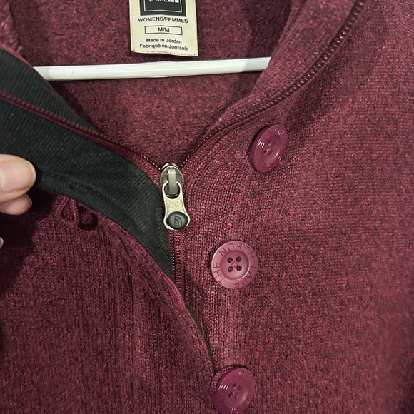 The North Face Crescent Sunshine Fleece Hoodie pullover Size Medium. Burgundy - Picture 3 of 14